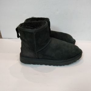 UGG short boots